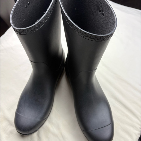 UGG Classic Black Waterproof Boots - Picture 2 of 7